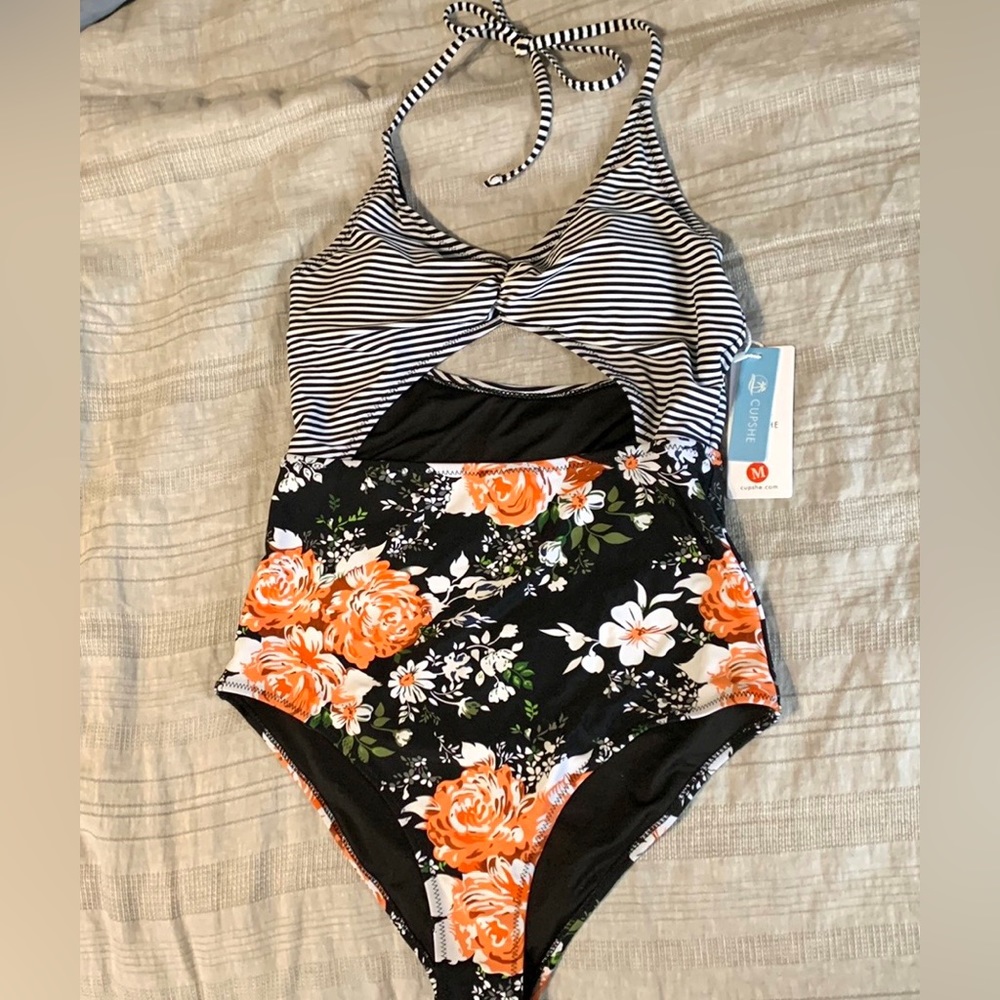 Cupshe women’s swimsuit